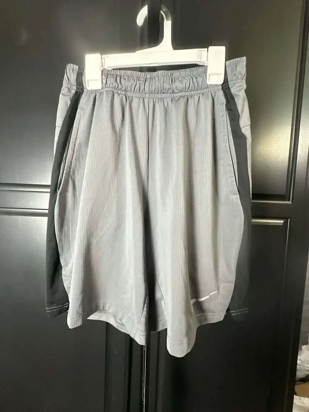 Nike Dri-FIT Men's Athletic Training Shorts Grey and Black Size Small#861